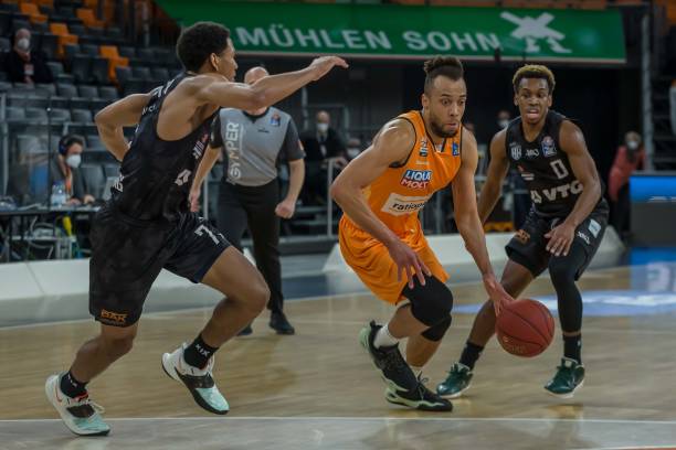 越来越多的 越来越多的